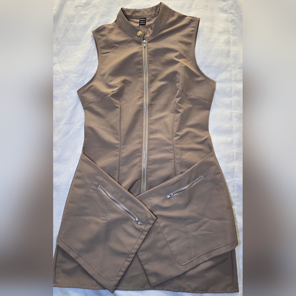 Elegant Sleeveless Brown Dress